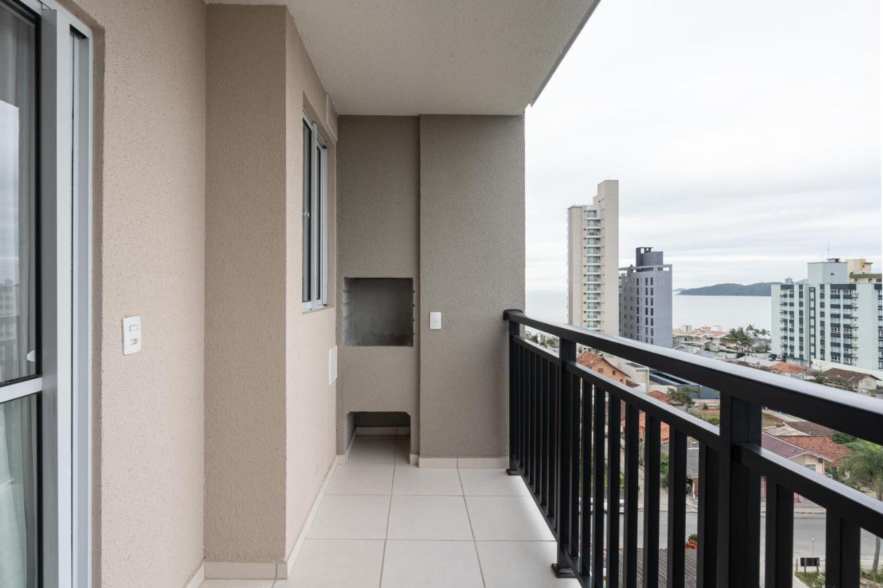 Apartamento Com Vista Mar, Ar-Condicionado, Wi-Fi Condominio Com Piscina, Quadra De Esportes Playground Infantil A 15 Minutos Do Beto Carreiro Piçarras 外观 照片